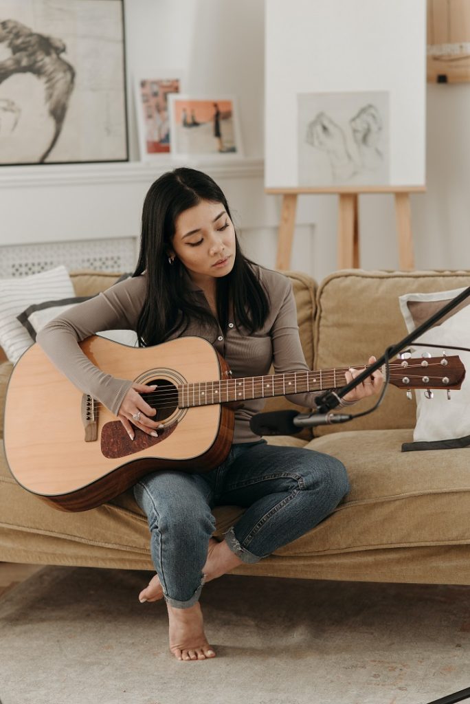 Woman with a guitar