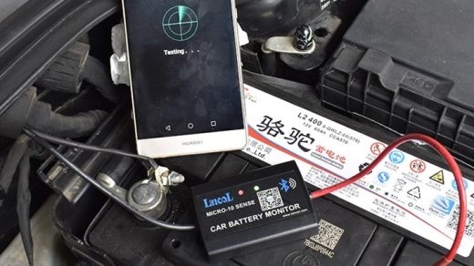 Car battery monitor connected on phone